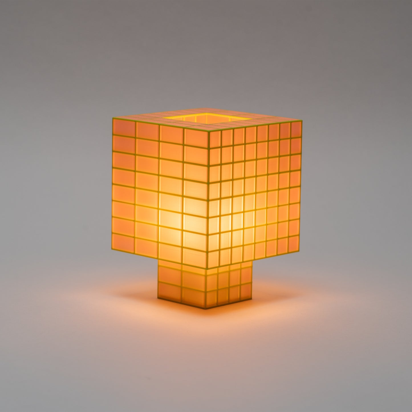 Tesser 8:3 Lamp